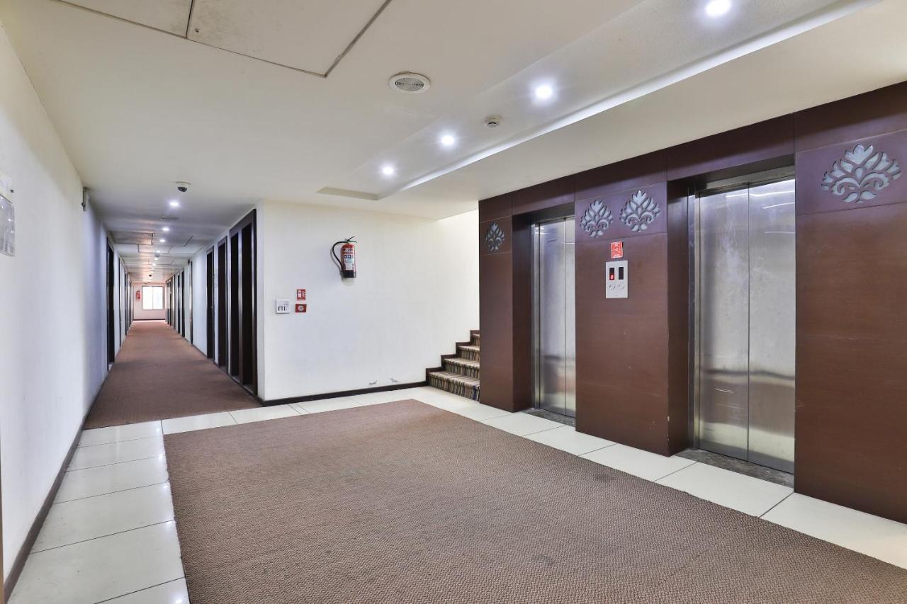 Oyo 4320 Hotel Aum Regency Vadodara Eksteriør bilde