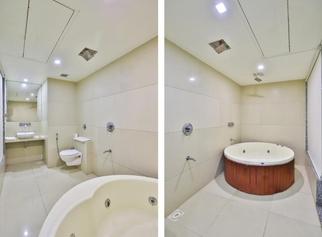 Oyo 4320 Hotel Aum Regency Vadodara Eksteriør bilde