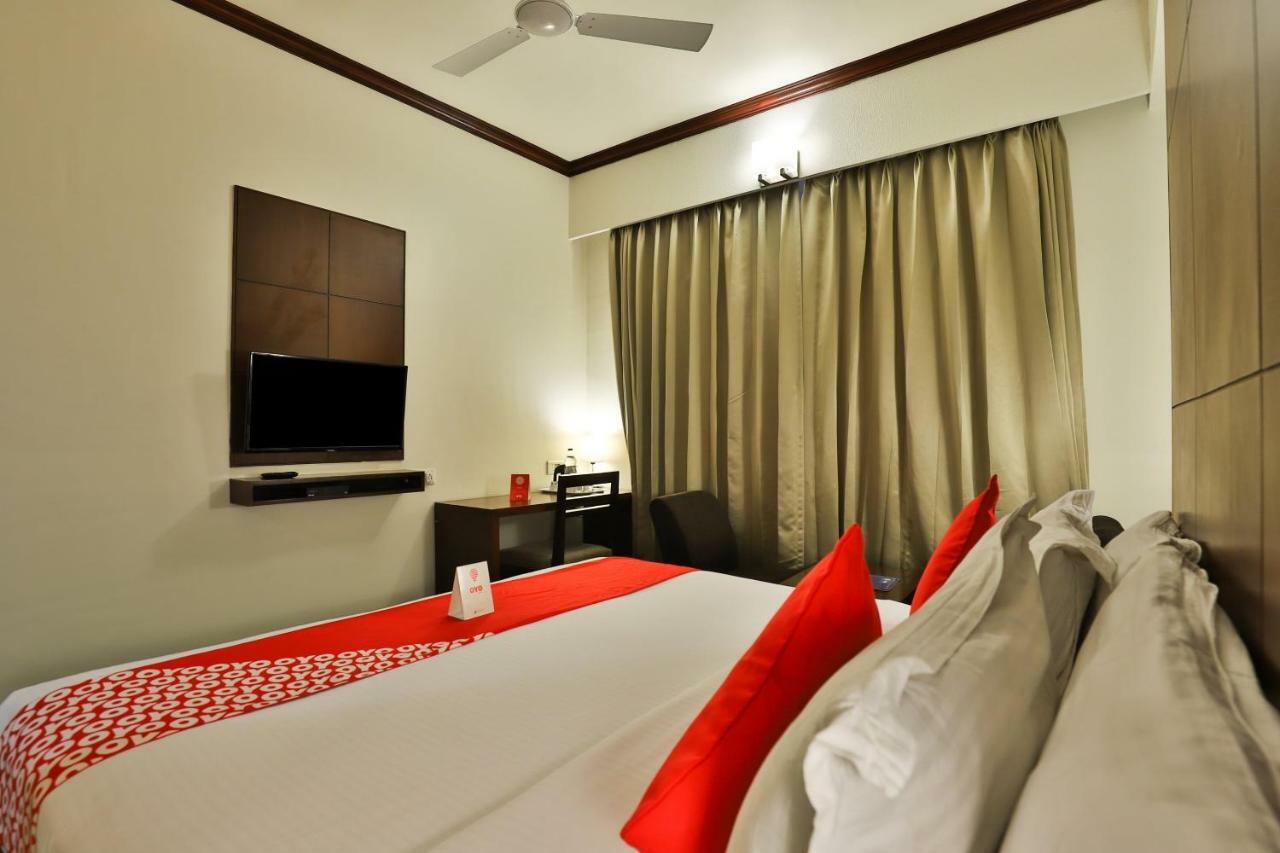 Oyo 4320 Hotel Aum Regency Vadodara Eksteriør bilde