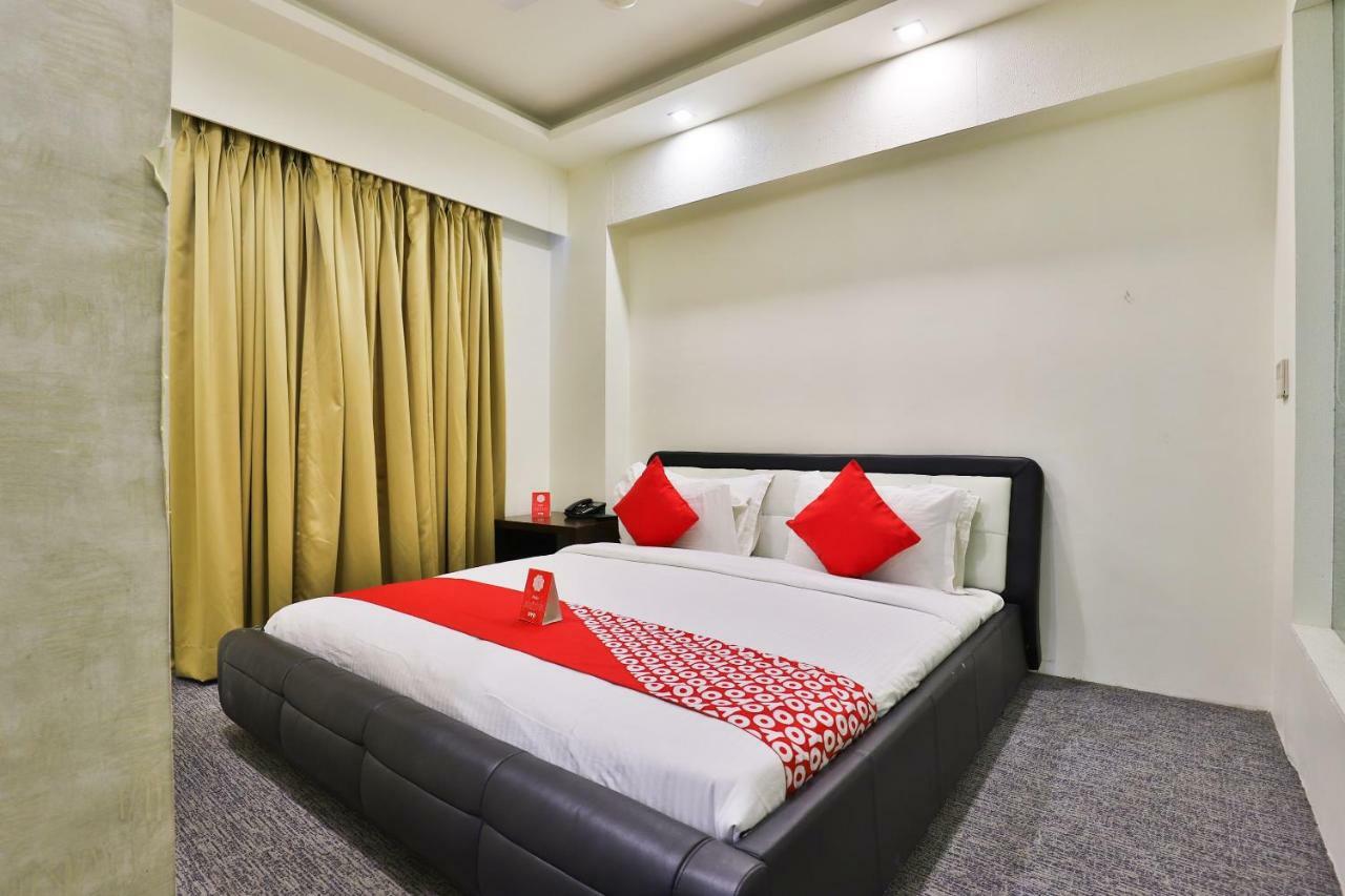 Oyo 4320 Hotel Aum Regency Vadodara Eksteriør bilde